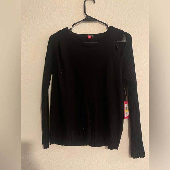 Vince Camuto cold shoulder sweater - Picture 1 of 5